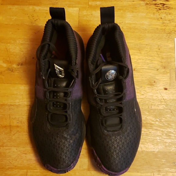 dame 5 marvel shoes